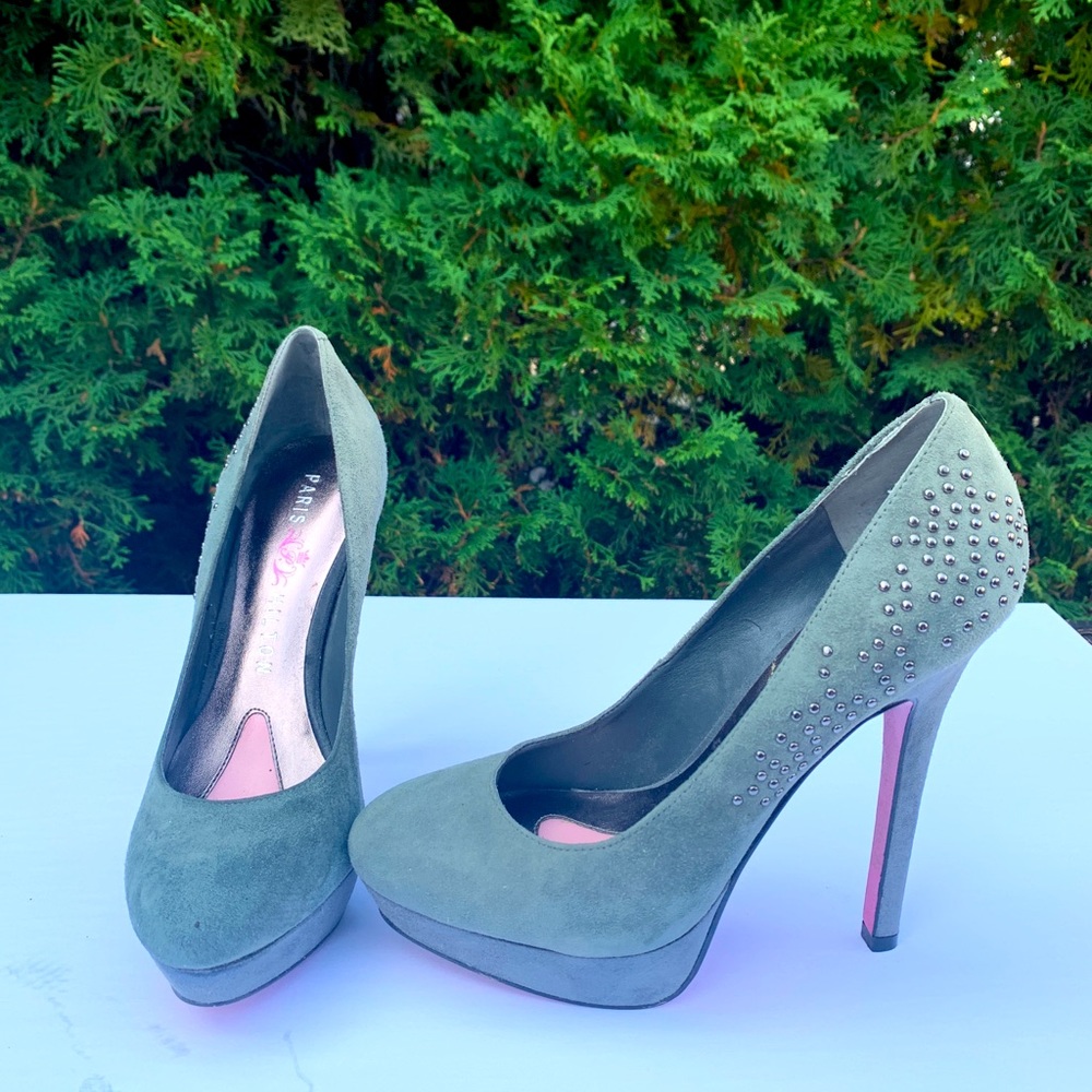 Platform pumps with silver design